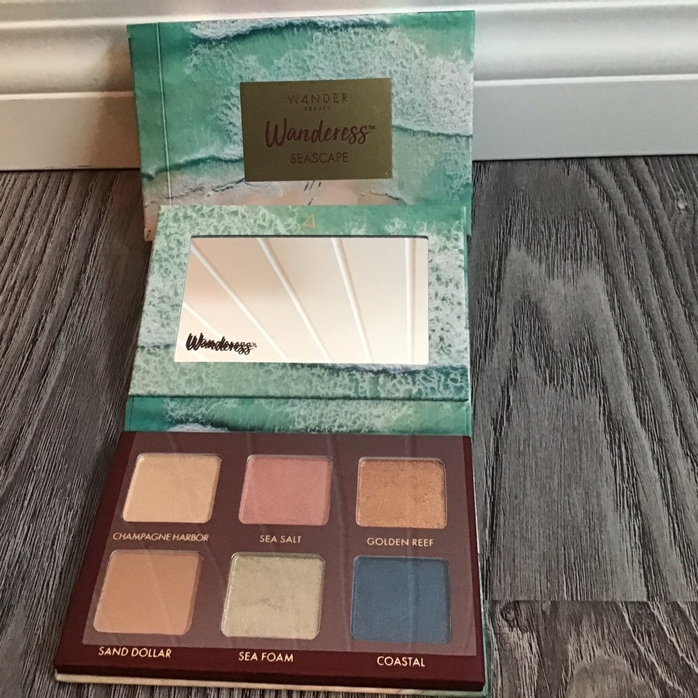 Wanderess™ Seascape Eyeshadow Palette - Picture 4 of 6